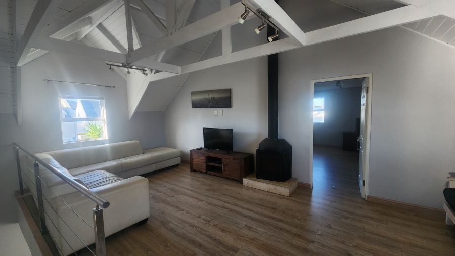 To Let 4 Bedroom Property for Rent in Westcliff Western Cape